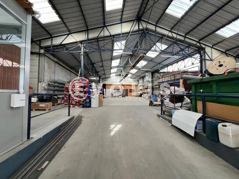 Local d'activités dans Tarare à vendre - Photo du bâtiment - Image 3 de 11