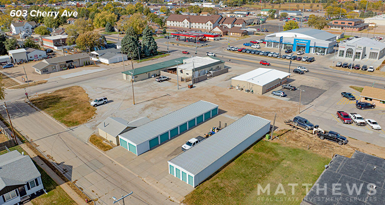 T&P STORAGE PORTFOLIO portfolio of 2 properties for sale on LoopNet.ca - Building Photo - Image 3 of 4