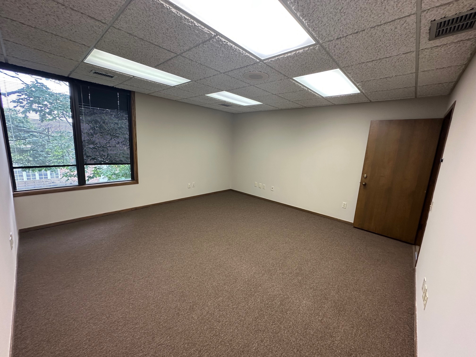 44 First St, Mount Clemens, MI for lease Interior Photo- Image 1 of 2