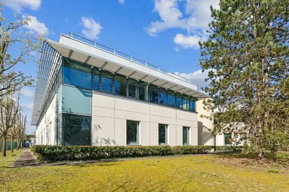 Office in Mérignac for lease Building Photo- Image 1 of 12