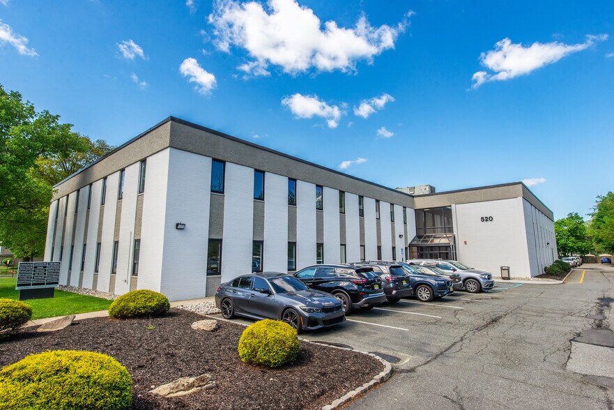 520 Speedwell Ave, Morris Plains, NJ à louer - Photo du bâtiment - Image 1 de 22