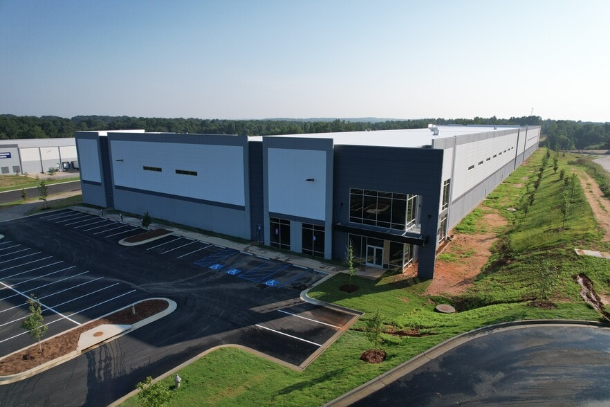 1316 Steven B. Tanger Blvd, Commerce, GA for lease - Building Photo - Image 3 of 8