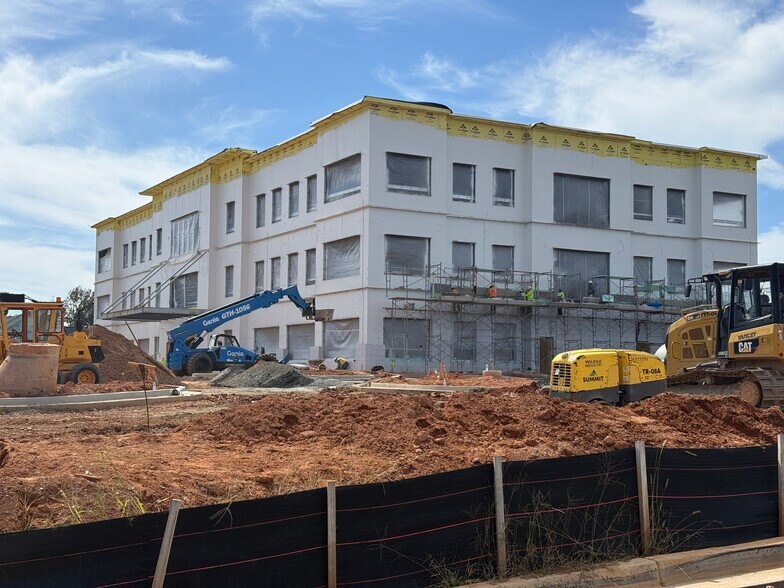 4401 Gabriel blvd, Holly Springs, GA à louer - Photo du bâtiment - Image 2 de 3