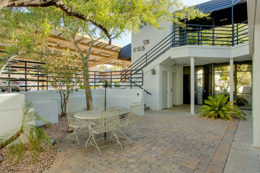 6155 E Indian School Rd, Scottsdale, AZ à louer - Photo du bâtiment - Image 2 de 14