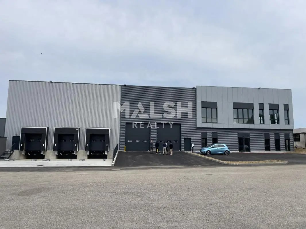 Flex in Corbas for lease Building Photo- Image 1 of 19