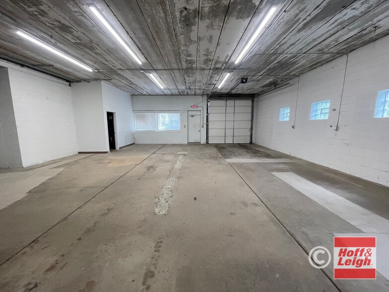 934 Southeast Ave, Tallmadge, OH à louer - Photo du bâtiment - Image 2 de 5