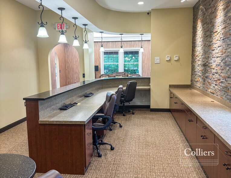 7335 St Andrews Rd, Irmo, SC à louer - Photo du bâtiment - Image 2 de 5