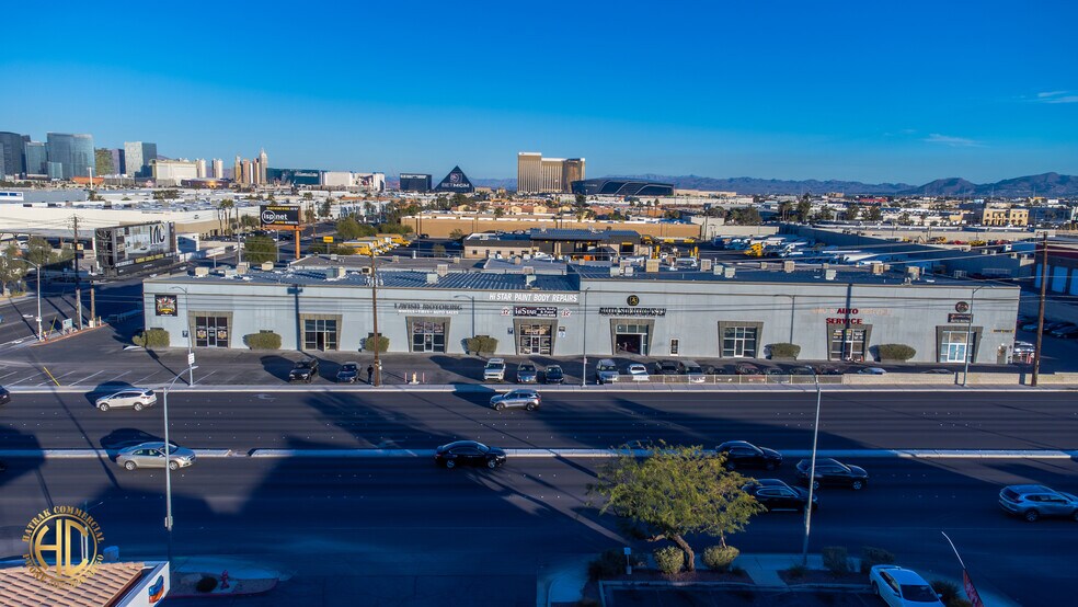 4851 W Hacienda Ave, Las Vegas, NV à louer - Photo du bâtiment - Image 2 de 7