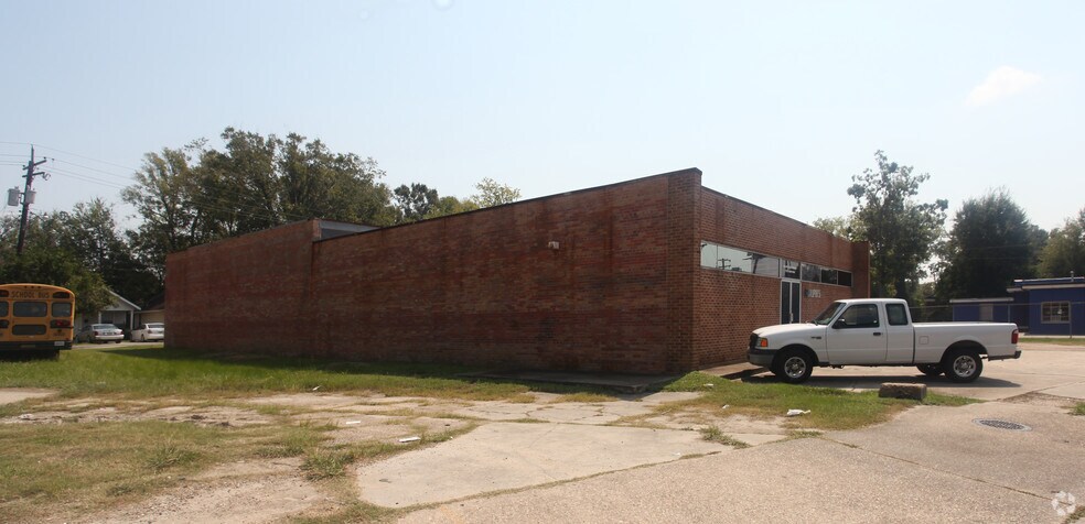 1732 Plank Rd, Baton Rouge, LA à vendre - Photo du bâtiment - Image 2 de 12
