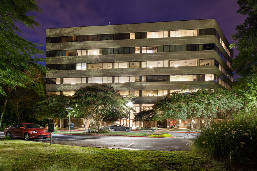 500 Northridge Rd, Atlanta, GA for lease - Building Photo - Image 1 of 22