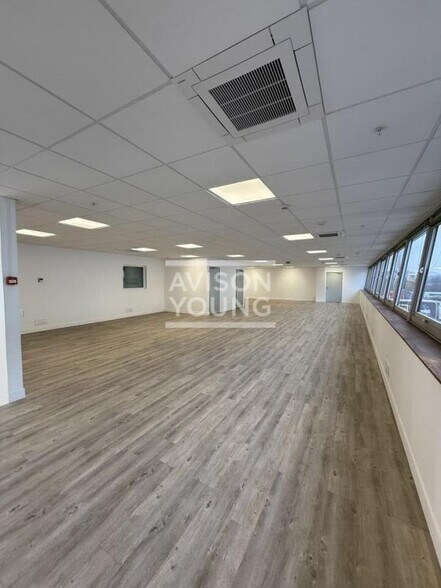 Flex in Rosny-sous-Bois for lease - Interior Photo - Image 3 of 5