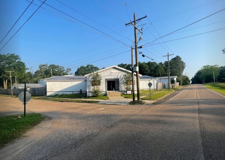 301 N Brooks St, Pelahatchie, MS à vendre - Photo principale - Image 1 de 5