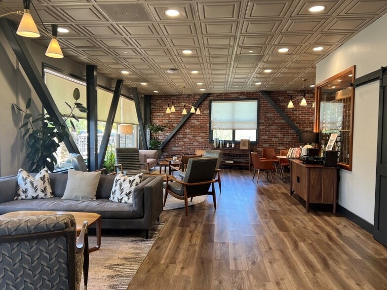 1040 Main St, Napa, CA à louer - Photo intérieure - Image 2 de 18