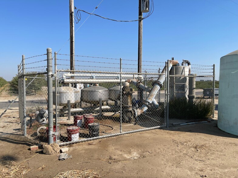 24706 Avenue 8, Madera, CA for sale - Building Photo - Image 2 of 16