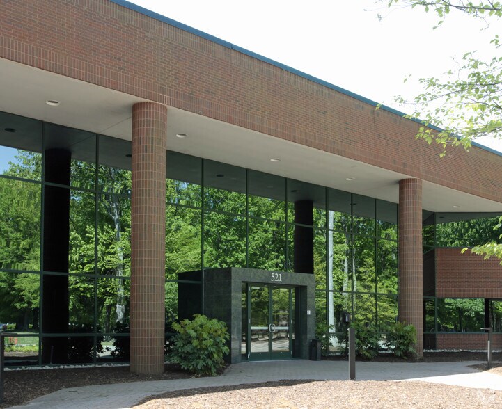 521 Butler Farm Rd, Hampton, VA à vendre - Photo du bâtiment - Image 3 de 6