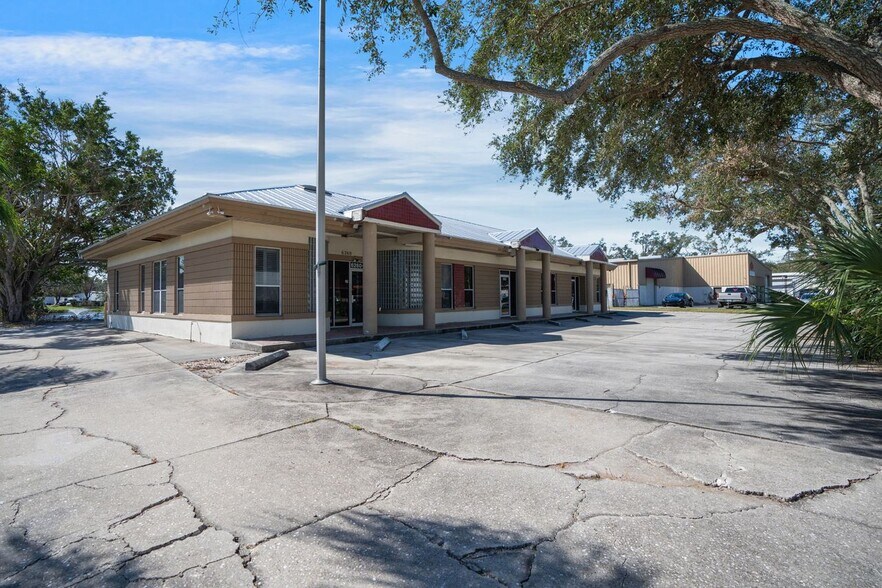 6260 Colan Pl, Sarasota, FL for lease - Building Photo - Image 1 of 23