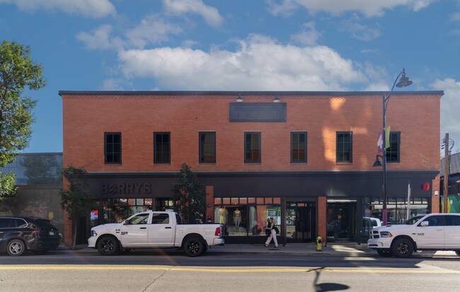 Plus de détails pour 2306 4th St SW, Calgary, AB - Commerce de détail à louer