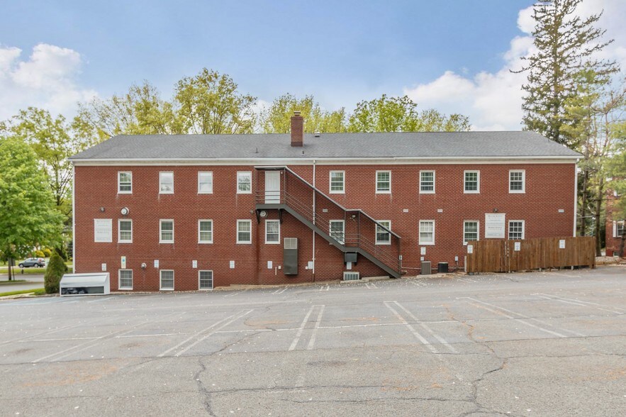 454 Morris Ave, Springfield, NJ à louer - Photo du bâtiment - Image 3 de 7