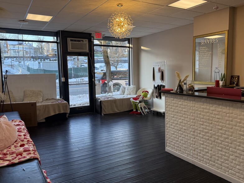 386 Franklin Ave, Nutley, NJ for lease - Interior Photo - Image 3 of 16