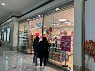 Plus de détails pour Cabot Place W, Londres - Commerce de détail à louer