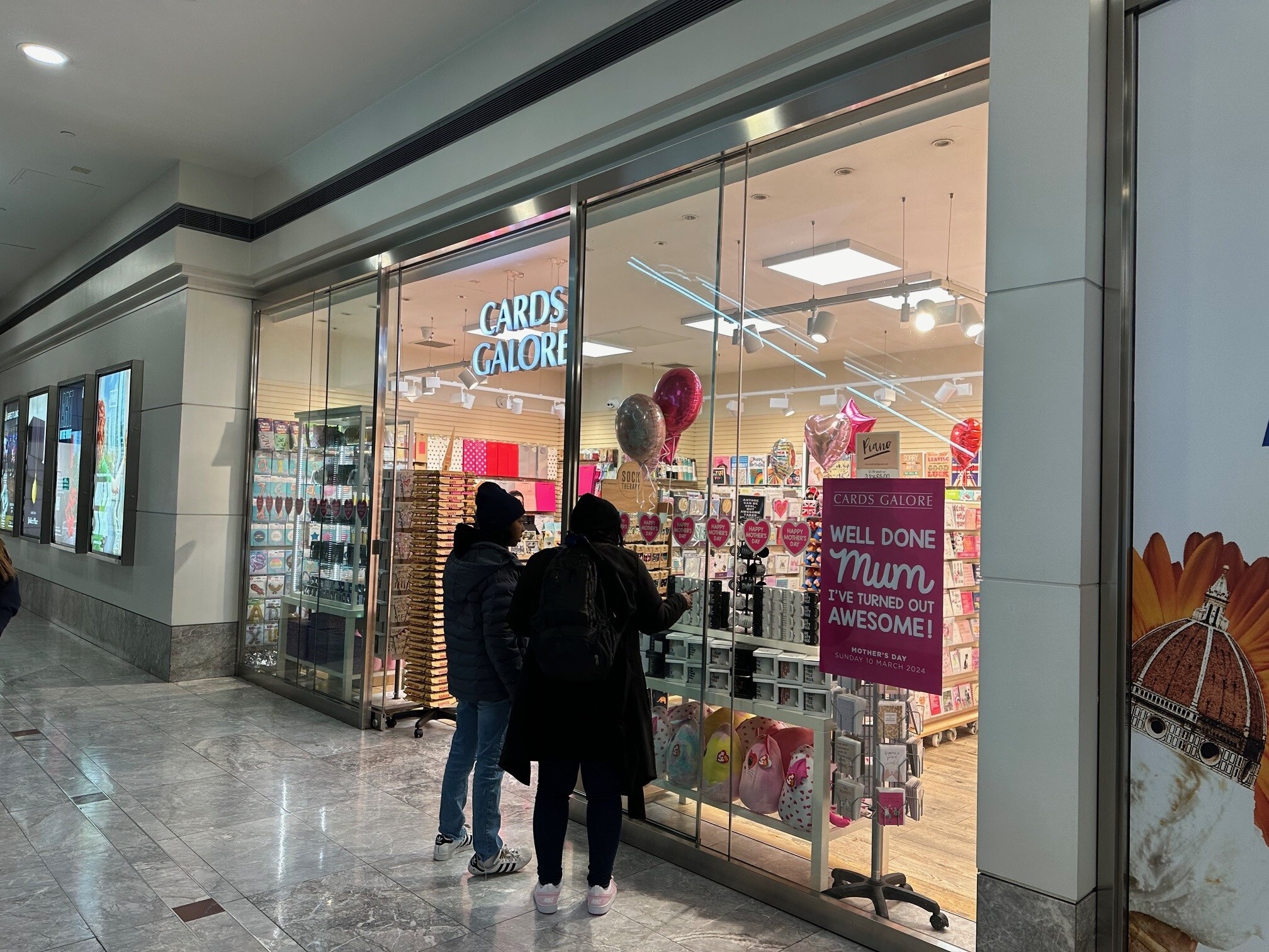 Cabot Place W, Londres à louer Photo du bâtiment- Image 1 de 3