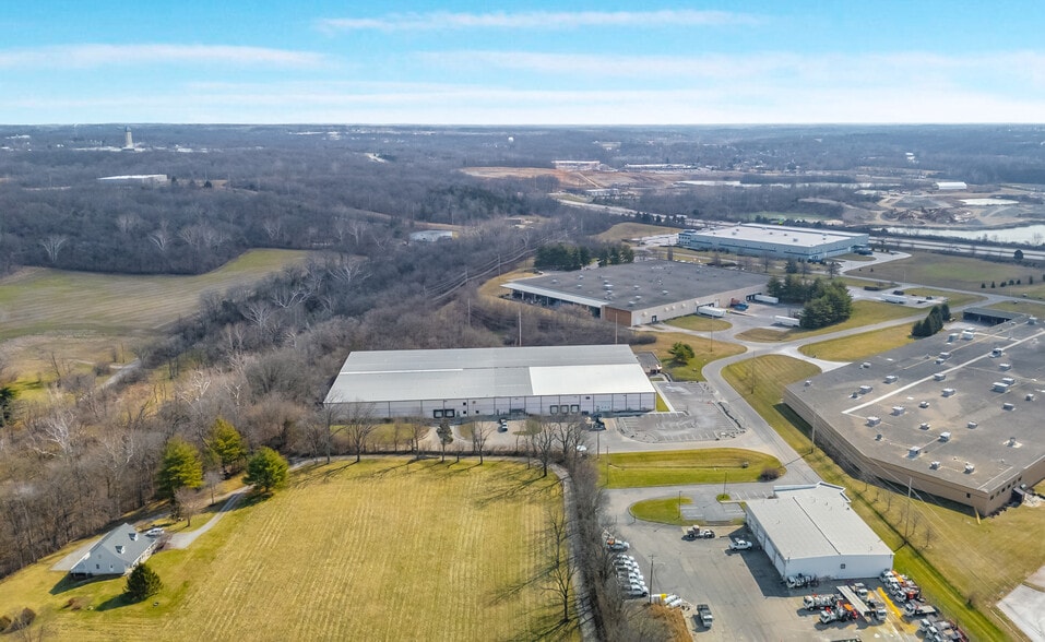 1550 Kingsview Dr, Lebanon, OH for sale - Building Photo - Image 3 of 11