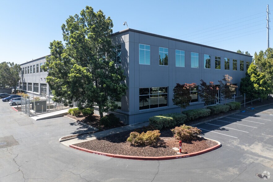 2680 Zanker Rd, San Jose, CA à vendre - Photo du bâtiment - Image 3 de 7