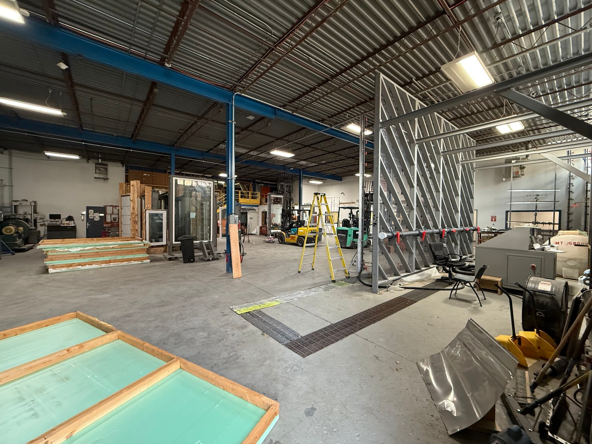 145 Sherwood Ave, Farmingdale, NY for lease Interior Photo- Image 1 of 4