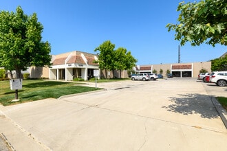 1595 Walter St, Ventura, CA à louer Photo du bâtiment- Image 2 de 10