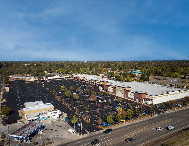 4006-4794 Manzanita Ave, Carmichael, CA à louer - Photo du bâtiment - Image 1 de 9