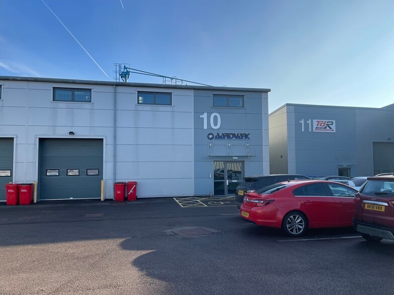 Lower Cape, Warwick for lease - Building Photo - Image 1 of 18