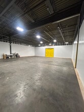 6 Britton Dr, Bloomfield, CT for lease Interior Photo- Image 2 of 4