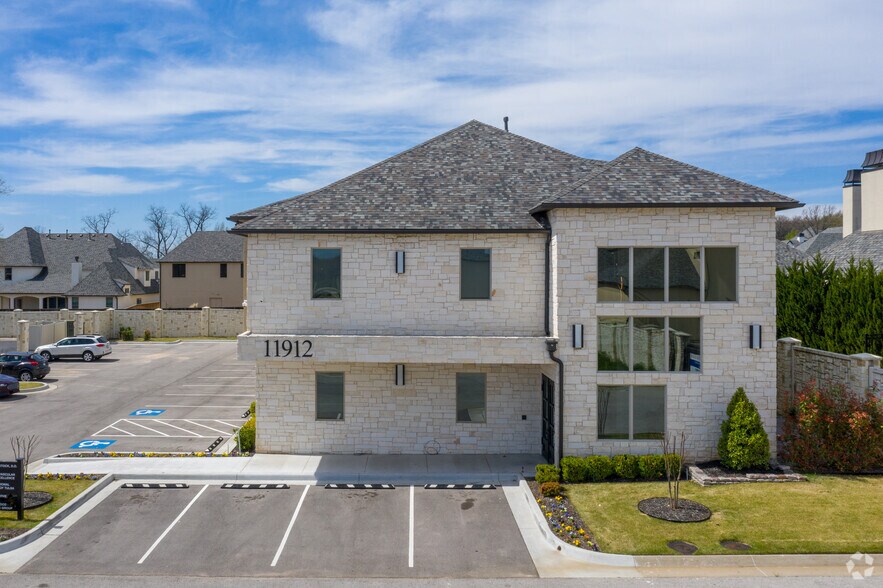 11912 S Norwood Ave, Tulsa, OK à louer - Photo du bâtiment - Image 2 de 12