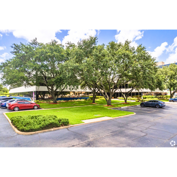 810 Highway 6 S, Houston, TX for lease - Building Photo - Image 3 of 7