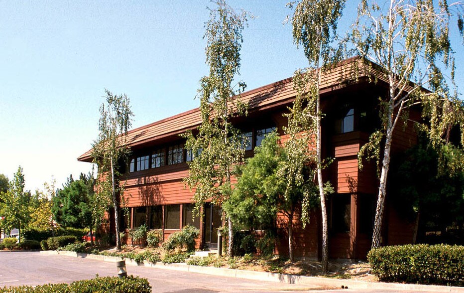 2255 Morello Ave, Pleasant Hill, CA à louer - Photo du bâtiment - Image 1 de 3