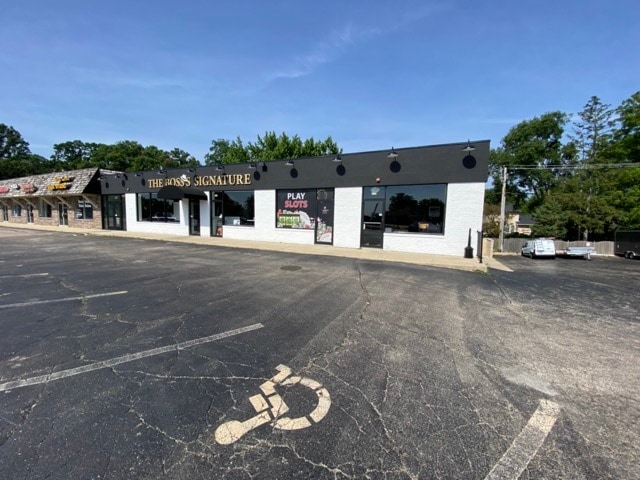 314-330 S Main St, Bartlett, IL for lease Primary Photo- Image 1 of 10