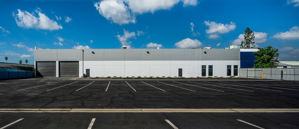 11804 Wakeman St, Santa Fe Springs, CA for sale - Building Photo - Image 2 of 16