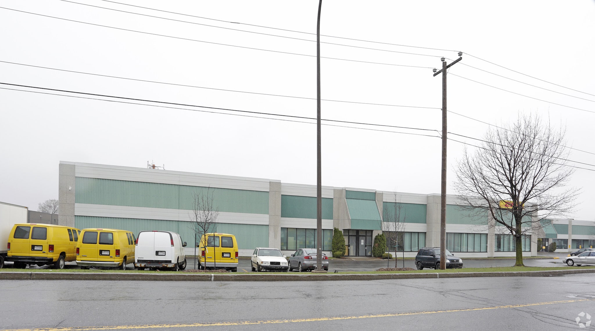 2055-2195 Rue Onésime-Gagnon, Montréal, QC à vendre Photo du bâtiment- Image 1 de 1