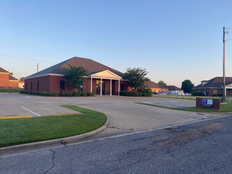 432 & 448 St Lukes, Montgomery, AL à vendre - Photo du bâtiment - Image 2 de 7