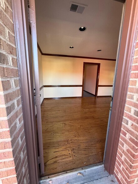 9843-9855 Business Way, Manassas, VA à louer - Photo du bâtiment - Image 3 de 23