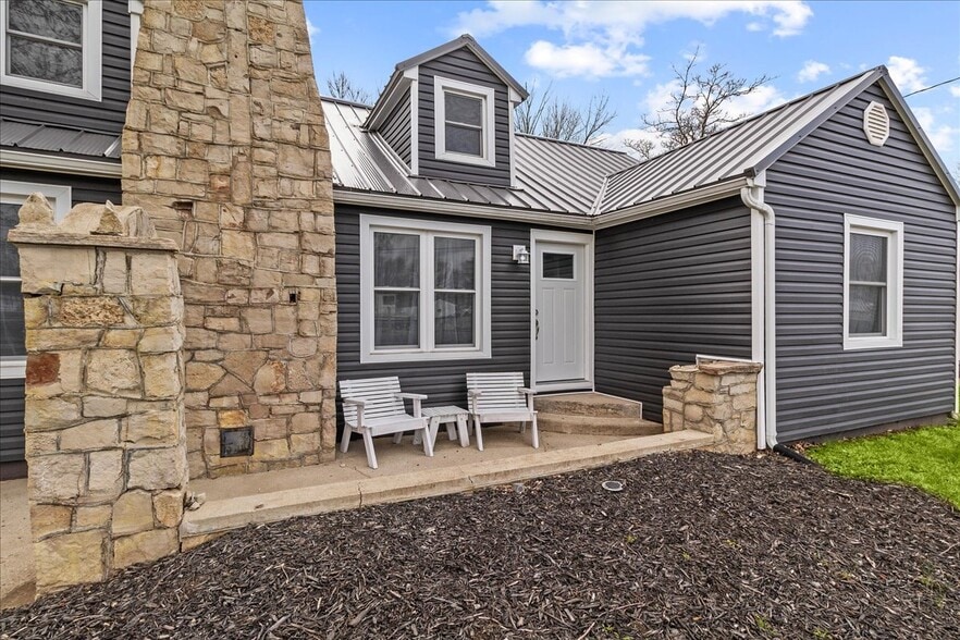 8119 OH-366, Russells Point, OH à vendre - Photo du bâtiment - Image 3 de 12