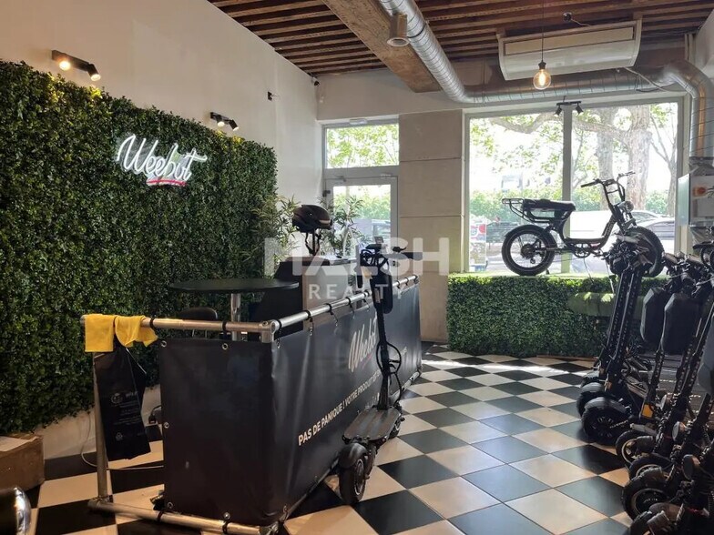 Retail in Lyon for lease - Interior Photo - Image 3 of 6