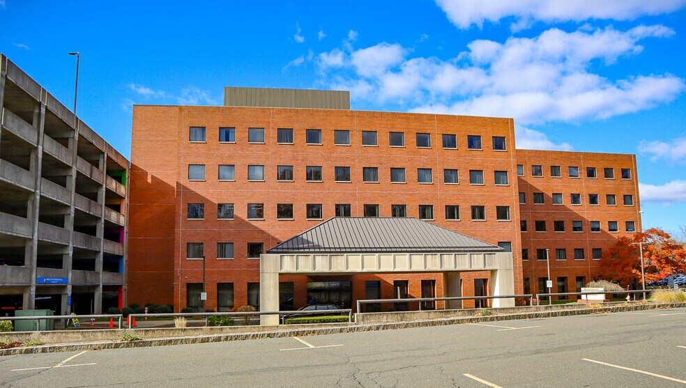 2 Medical Center Dr, Springfield, MA à vendre - Photo du bâtiment - Image 3 de 13