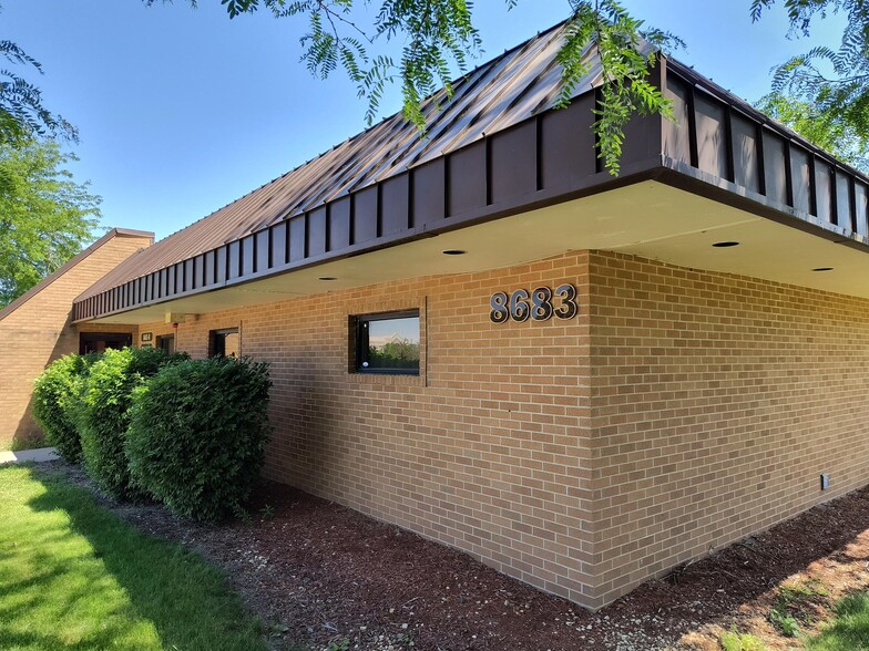 8683 Connecticut St, Merrillville, IN for sale - Building Photo - Image 2 of 6