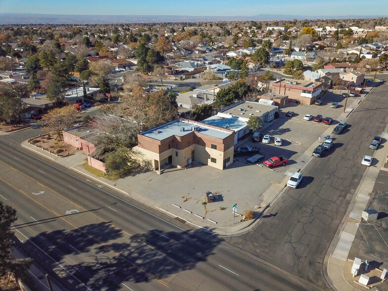 9609 Comanche Rd NE, Albuquerque, NM à vendre - Photo du bâtiment - Image 3 de 15