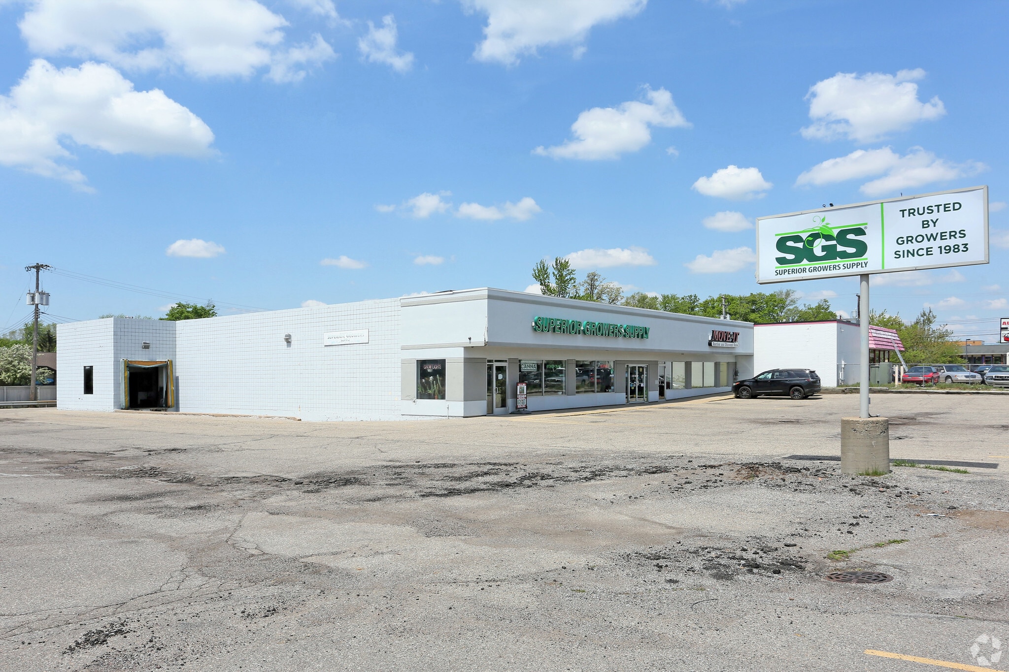 5716 S Pennsylvania Ave, Lansing, MI for lease Primary Photo- Image 1 of 5