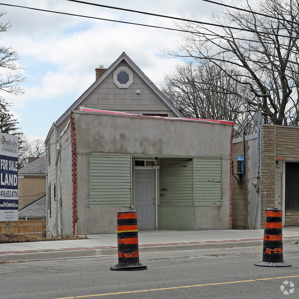 1415 Kingston Rd, Toronto, ON à vendre - Photo du bâtiment - Image 2 de 5