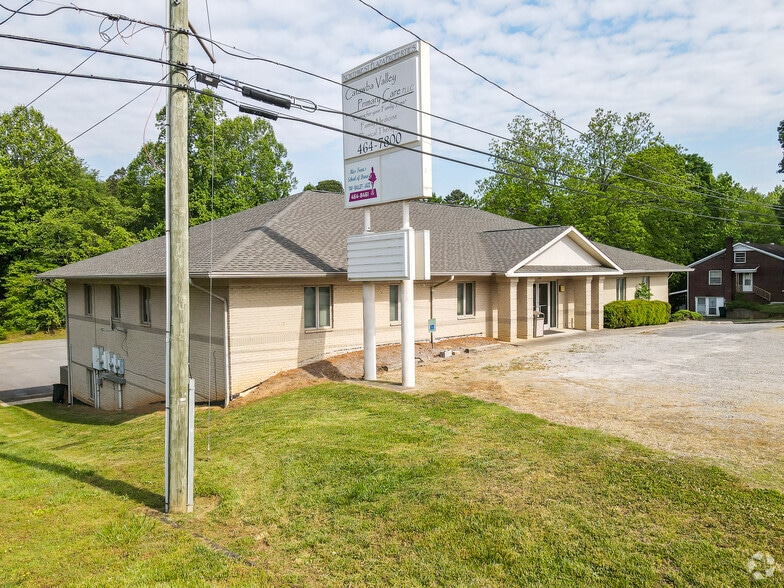 2180 Northwest Blvd, Newton, NC for sale - Primary Photo - Image 1 of 52