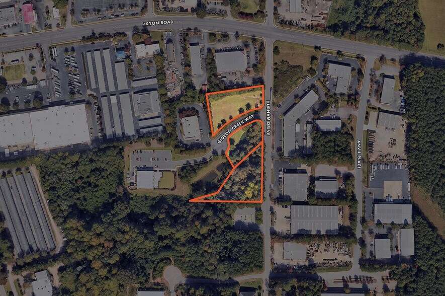 310 Gideon Creek Way, Raleigh, NC à vendre - Photo du bâtiment - Image 1 de 2