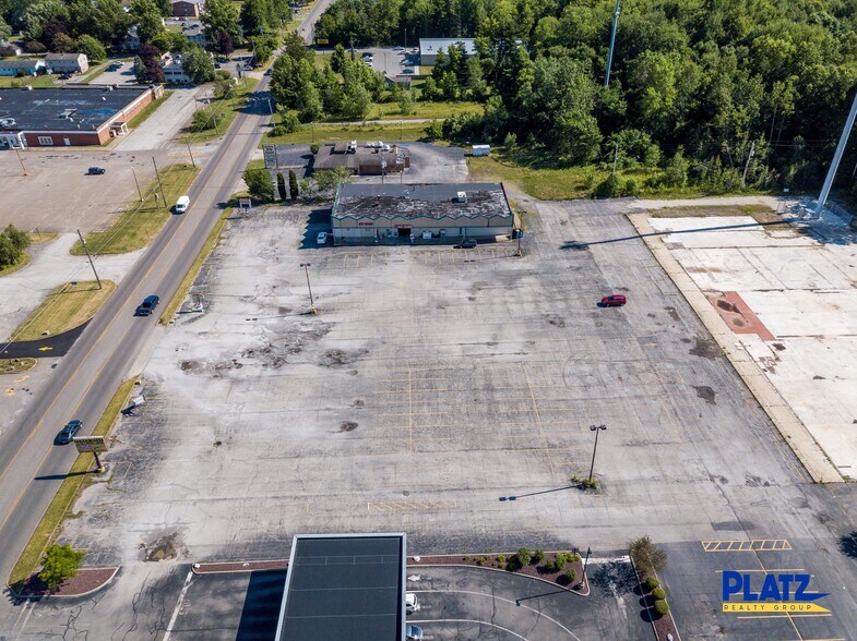 1746 S Raccoon Rd, Austintown, OH à vendre - Aérien - Image 2 de 7